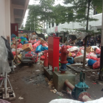 Pasar Mardika Terkepung Sampah: Janji “Kerja Sama” Dinilai Hanya Retorika di Tengah Bau Busuk dan Risiko Kesehatan