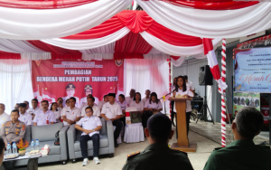Pemkot Ambon Canangkan Pembagian 1.600 Bendera Merah Putih di Wayame