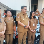 Wali Kota Ambon Serahkan Sertifikat Pos Bantuan Hukum dan Kendaraan Operasional Puskesmas