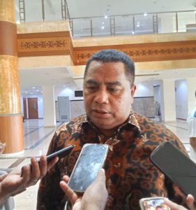 Benhur Watubun: Status dan Aktivitas WNA di Maluku Harus Jelas