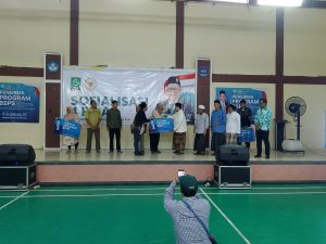Sudjatmiko Salurkan Bantuan BSPS 250 Rumah Direhap di Depok