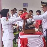 WALI KOTA AMBON LUNASI TPP 2 BULAN UNTUK ASN, SEKALIGUS BERIKAN PENGHARGAAN SATYALANCANA